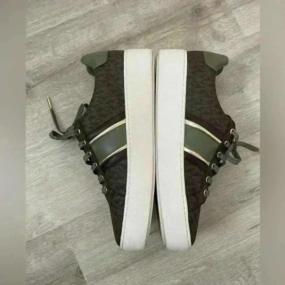 MICHAEL KORS - Poppy Stripe Lace
Up Sneaker 9 - Picture 2 of 11